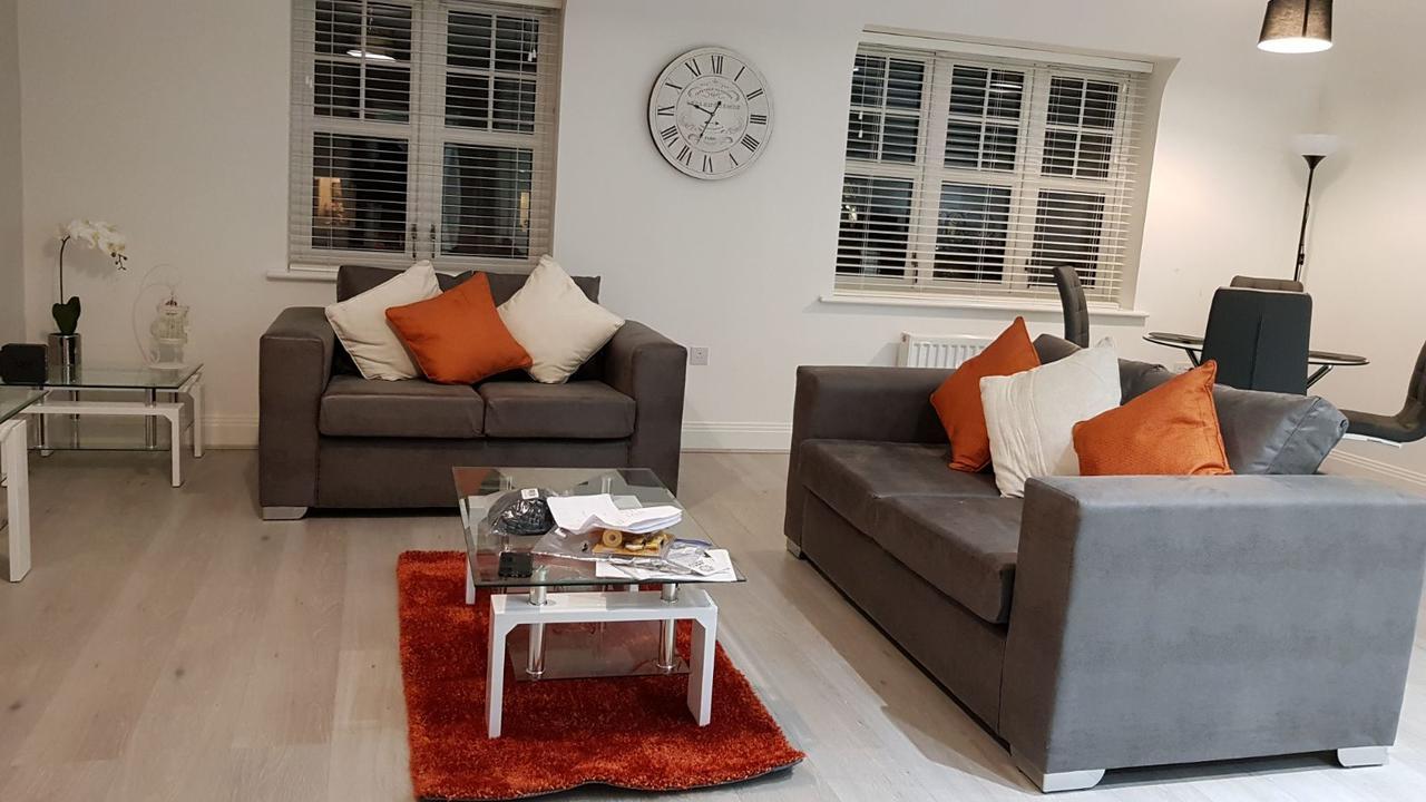 Helios Court Penthouse Serviced Apartment By Ferndale Maidenhead Eksteriør bilde