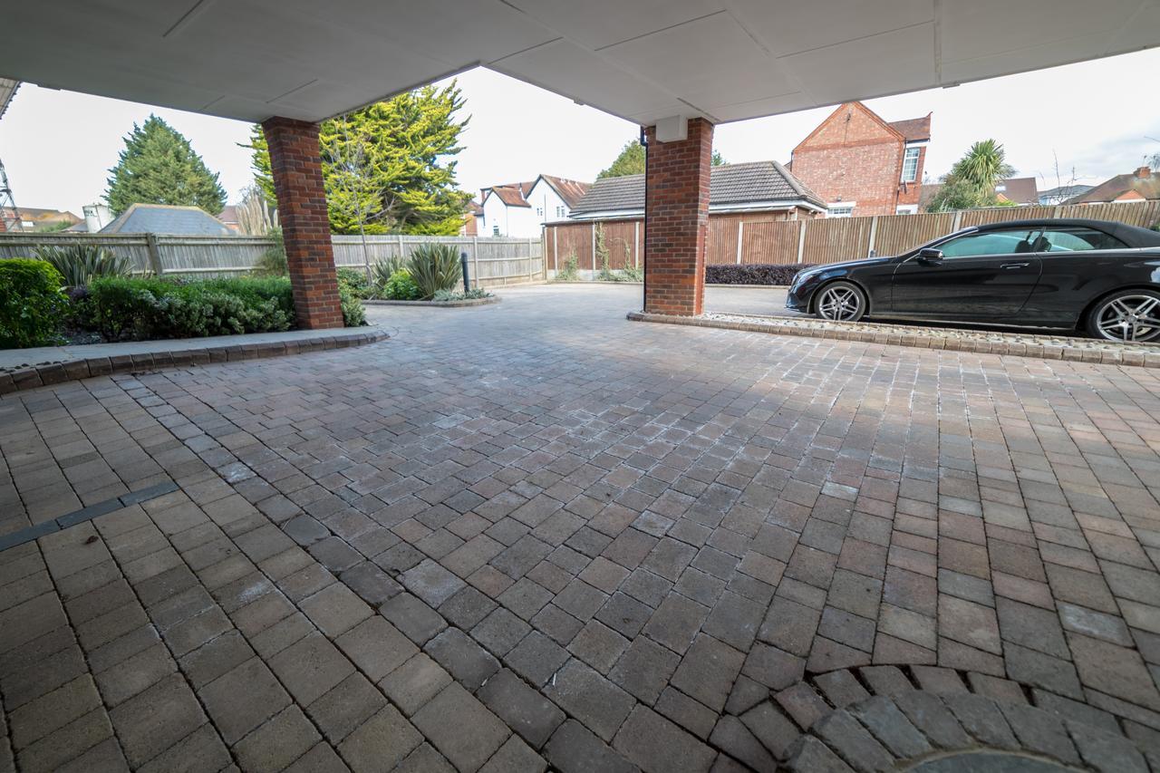 Helios Court Penthouse Serviced Apartment By Ferndale Maidenhead Eksteriør bilde