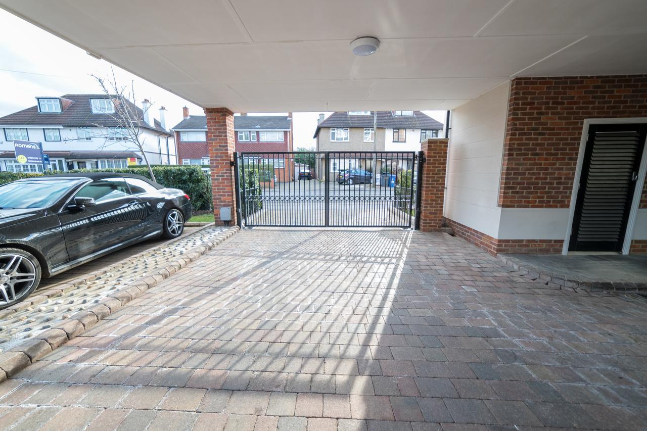 Helios Court Penthouse Serviced Apartment By Ferndale Maidenhead Eksteriør bilde