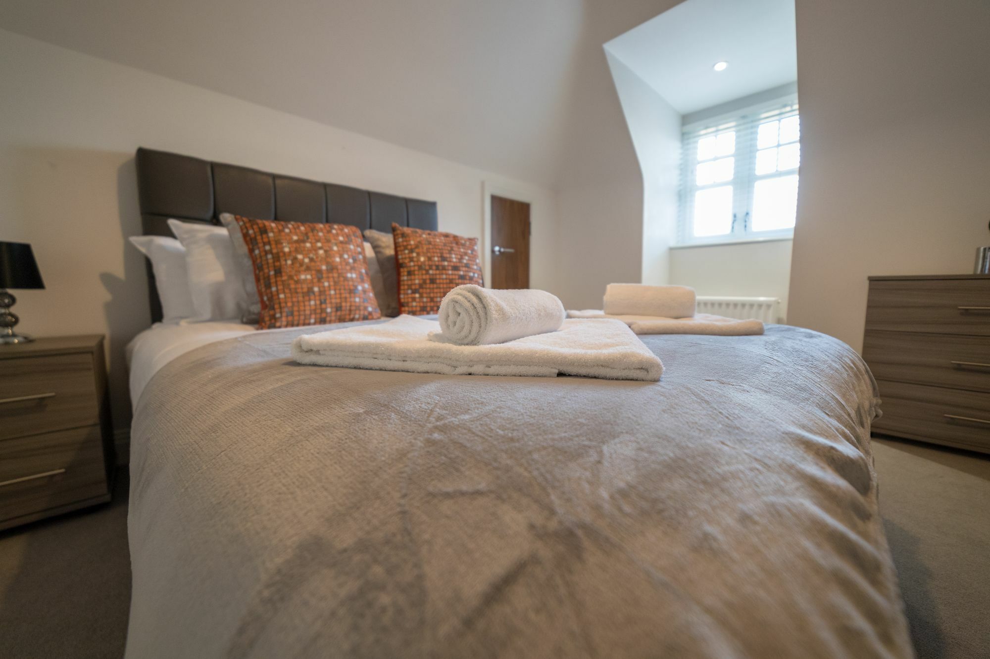 Helios Court Penthouse Serviced Apartment By Ferndale Maidenhead Eksteriør bilde