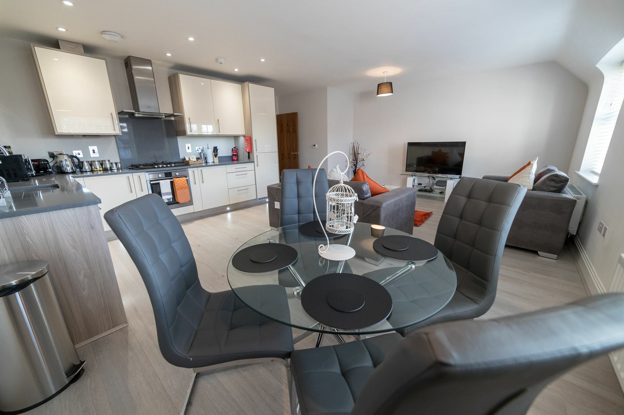 Helios Court Penthouse Serviced Apartment By Ferndale Maidenhead Eksteriør bilde