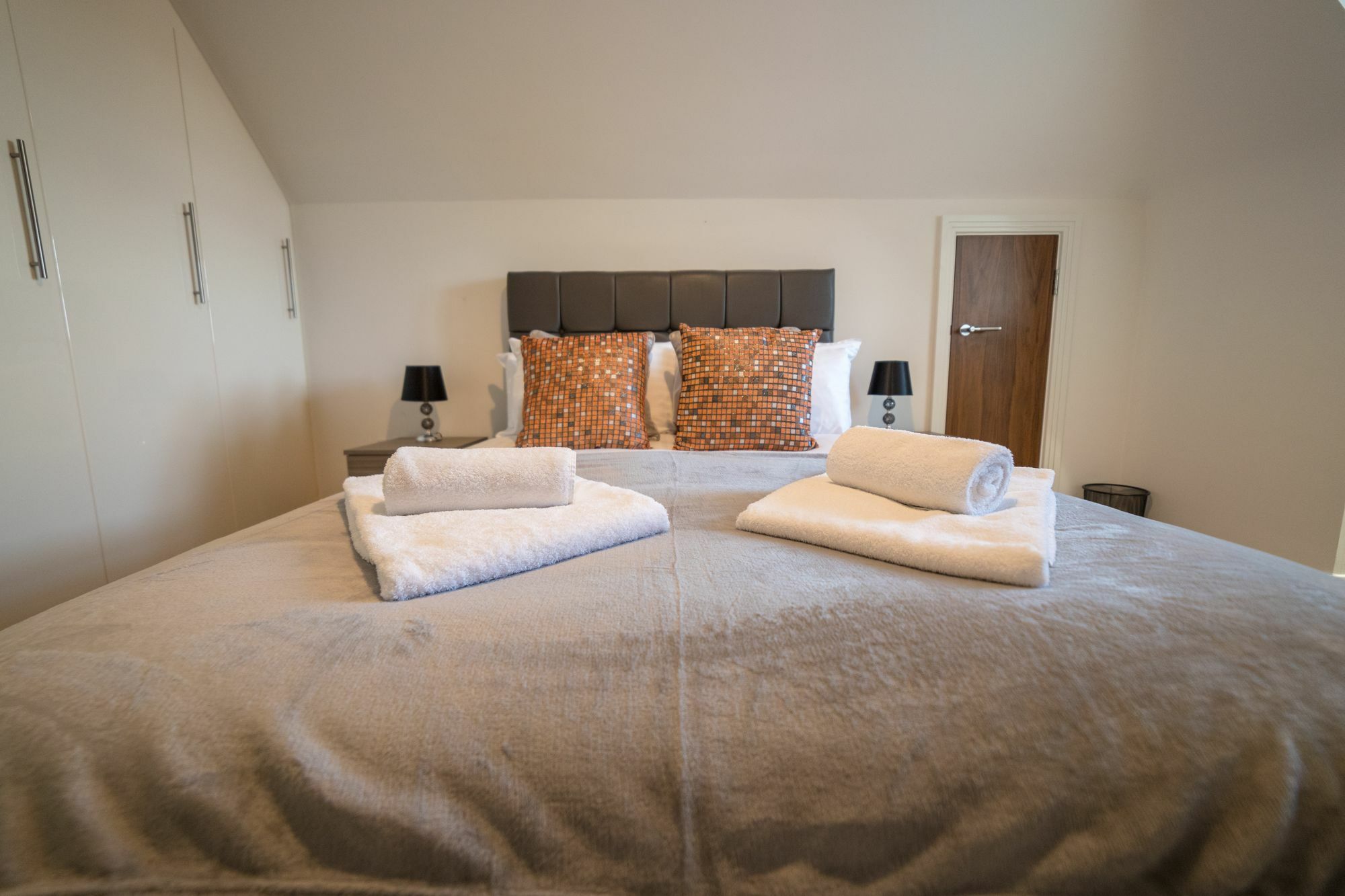 Helios Court Penthouse Serviced Apartment By Ferndale Maidenhead Eksteriør bilde