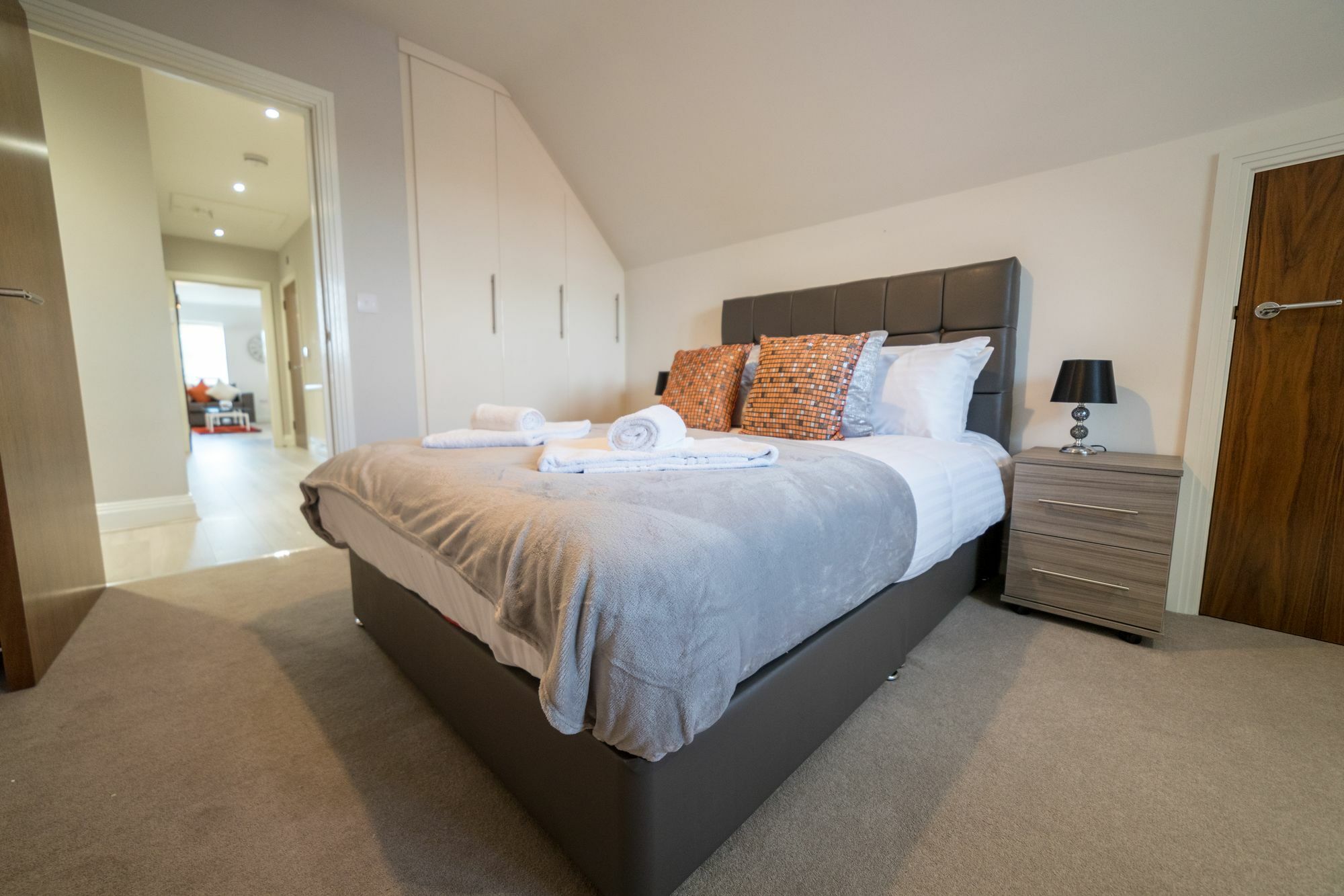 Helios Court Penthouse Serviced Apartment By Ferndale Maidenhead Eksteriør bilde