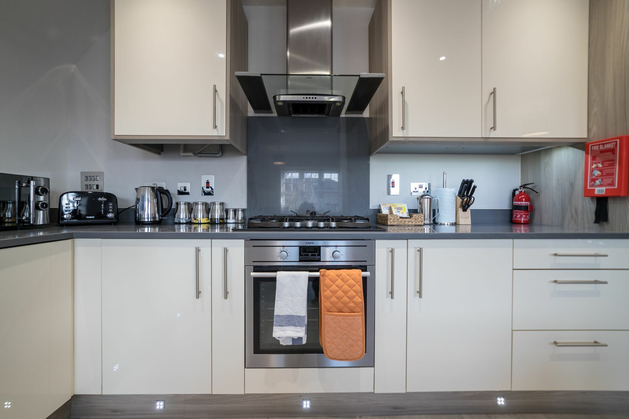 Helios Court Penthouse Serviced Apartment By Ferndale Maidenhead Eksteriør bilde